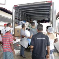 Voluntárias Sociais distribuem doações para vítimas da chuva