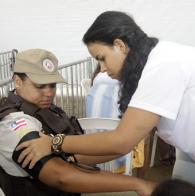 Voluntárias levam lazer e serviços às mães da comunidade de Valéria