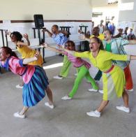 Pílulas Dançadas' levam alegria e educação a comunidades carentes