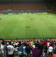 Público do show em prol do Martagão assiste a treino da Seleção