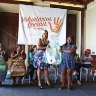 Grávidas recebem enxovais durante ação das Voluntárias Sociais