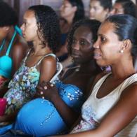 Grávidas recebem enxovais durante ação das Voluntárias Sociais