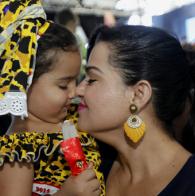 Duas mil crianças participam de baile de Carnaval com Saulo