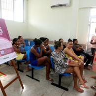 Voluntárias realizam inserção de DIU para mulheres de baixa renda