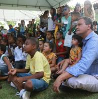 Comemoração de Natal com crianças no Palácio de Ondina Crianças de creches carentes celebram Natal com Voluntárias Sociais da Bahia