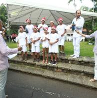 Comemoração de Natal com crianças no Palácio de Ondina Crianças de creches carentes celebram Natal com Voluntárias Sociais da Bahia