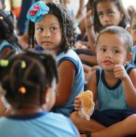 Alunos de creches atendidas pelas Voluntárias Sociais têm dia especial no mês das crianças