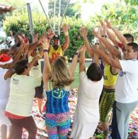 Voluntárias Sociais da Bahia realizam atividades para idosos de abrigos em comemoração ao Natal Idosos recebem serviços das Voluntárias Sociais como presente de Natal