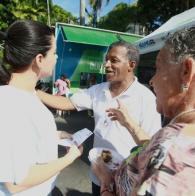 Idosos recebem serviços das Voluntárias Sociais como presente de Natal