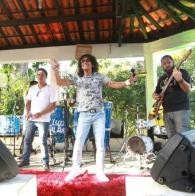 O Cantor, Luiz Caldas  Idosos recebem serviços das Voluntárias Sociais como presente de Natal