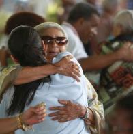 Voluntárias Sociais da Bahia realizam atividades para idosos de abrigos em comemoração ao Natal Idosos recebem serviços das Voluntárias Sociais como presente de Natal