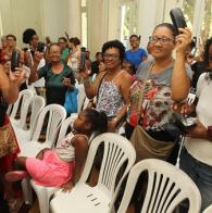 Voluntárias Sociais da Bahia entregam 260 óculos de grau as pacientes que foram atendidas no mutirão Março Mulher, ocorrido este ano Mais de 250 óculos são entregues para atendidas na Feira Março Mulher