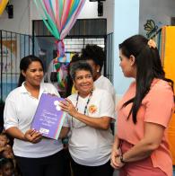 VSBA entrega material escolar na Creche Luiza Mahin Voluntárias Sociais entregam material escolar em creche de Salvador