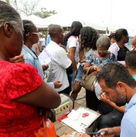 A Feira Cidadã, promovida pelas Voluntárias Sociais da Bahia (VSBA), está oferecendo, durante esta quinta-feira (12), serviços de saúde e cidadania para população do município de Catu e cidades vizinhas, na região nordeste do estado. Voluntárias Sociais levam serviços de saúde e cidadania para Catu