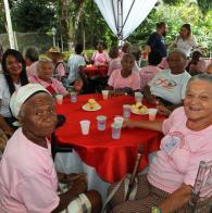 VSBA promovem festa de Natal para idosos de 22 instituições