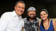 Governador, Rui Costa, o cantor, Bell Marques e a primeira-dama e presidente das VSBA, Aline Peixoto 